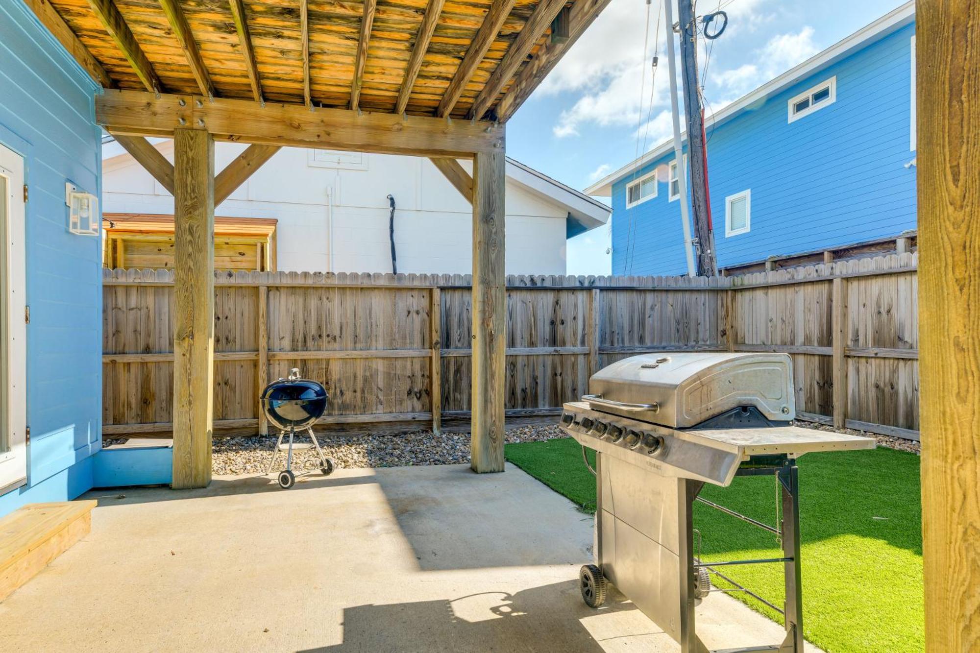 Trendy Port Aransas Home With Private Pool And Deck! Eksteriør billede