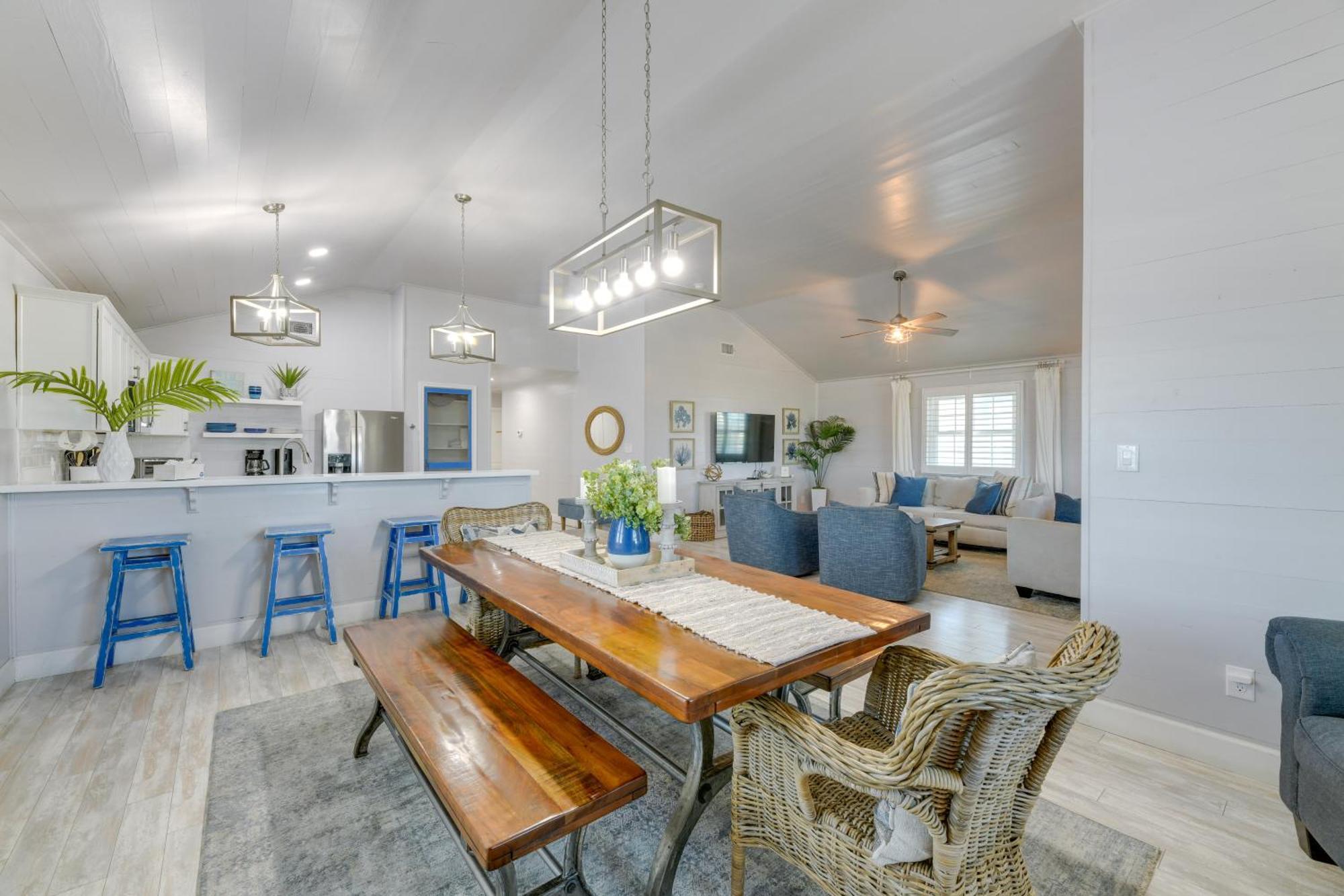 Trendy Port Aransas Home With Private Pool And Deck! Eksteriør billede