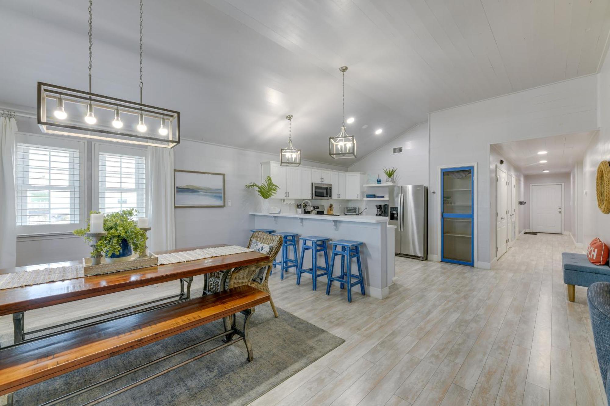 Trendy Port Aransas Home With Private Pool And Deck! Eksteriør billede