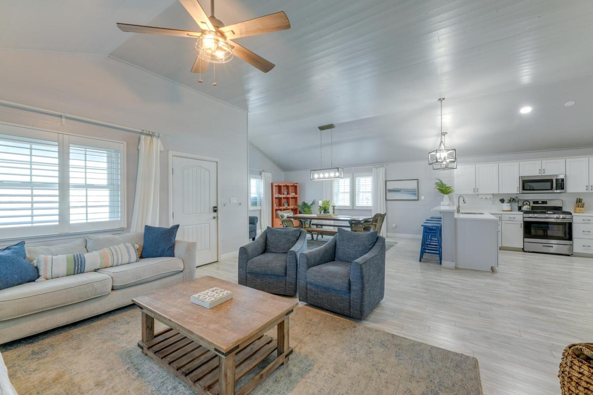 Trendy Port Aransas Home With Private Pool And Deck! Eksteriør billede
